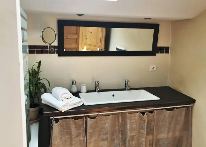 Appartement Coeur De Goudargues! 3 Ch, 3 Sdb, Exterieur, Clim Goudargues