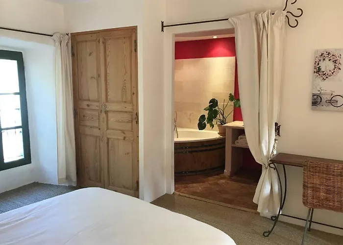 Appartement Coeur De Goudargues! 3 Ch, 3 Sdb, Exterieur, Clim Goudargues
